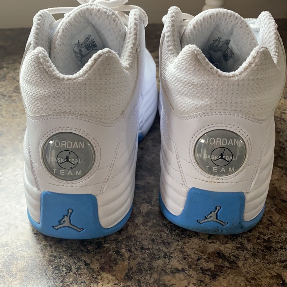 Jordan Jumpman Team 1 white and university blue